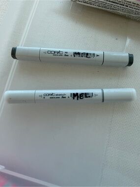 Copic Sketch Markers Neutral Gray #5 and blender #0